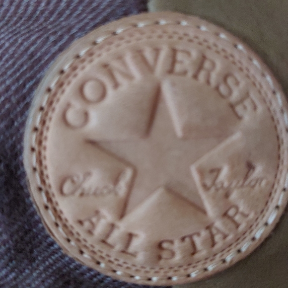 Men's Converse leather sneakers.  Size 9.5 - Picture 12 of 16